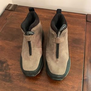 - L.L. Bean Primaloft Beige Slip-On Front Zip Ankle Boots - Women's Size 8…